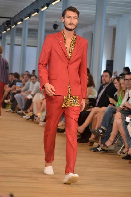 Blue is the key-Men fashion week