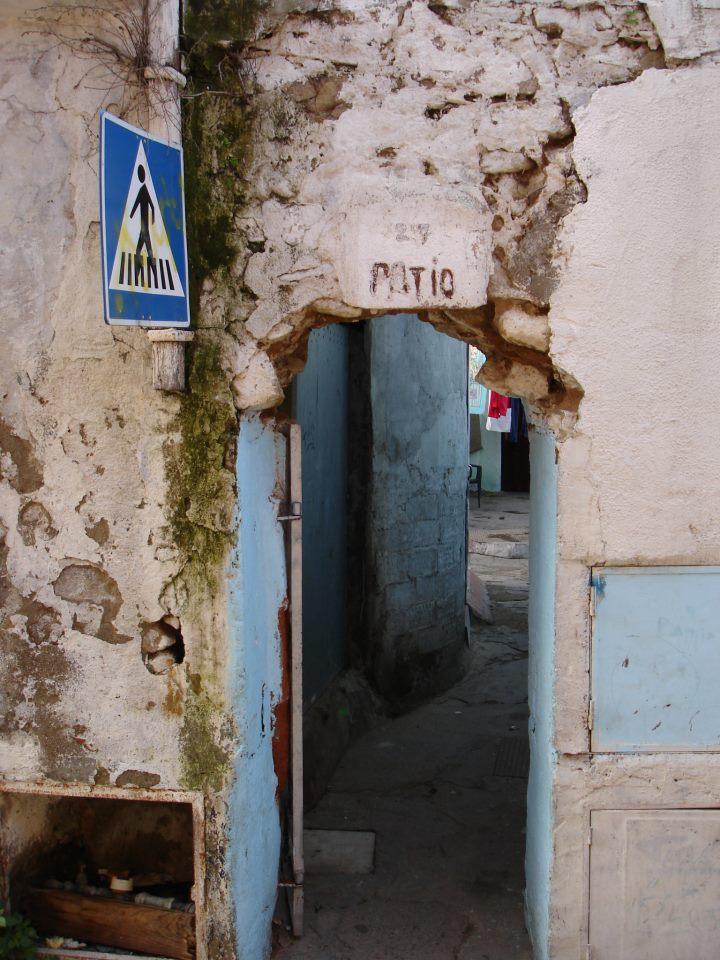 BARCELONA...LA CRISIS ... NO TIENE PIEDAD CON ESTAS PERSONAS...LA BORDETA, CARRER PARCERISAS...21-07-2013...
