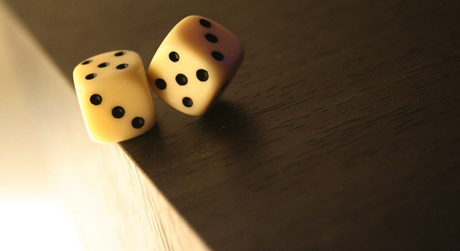 ¿Cómo tomar una decisión difícil? dados