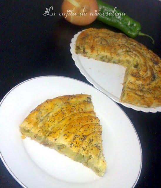 Espiral de hojaldre de pimientos verdes