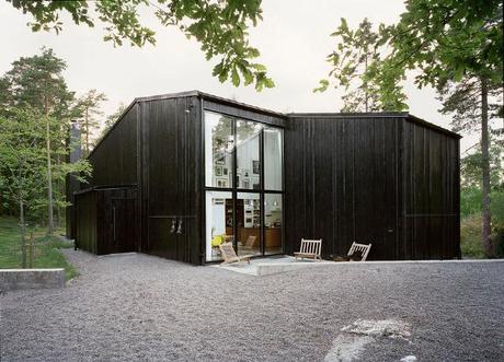 Un espacio con techo altos