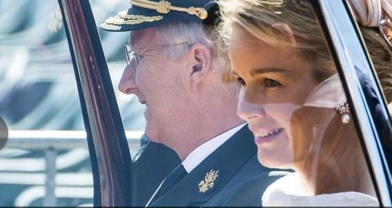 BELGICA CON NUEVOS REYES, INGLATERRA CON NUEVO HEREDERO