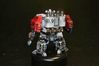 Vista trasera del Dreadnought de los Caballeros Grises