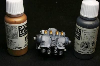 Pintado de los tubos de escape del Dreadnought