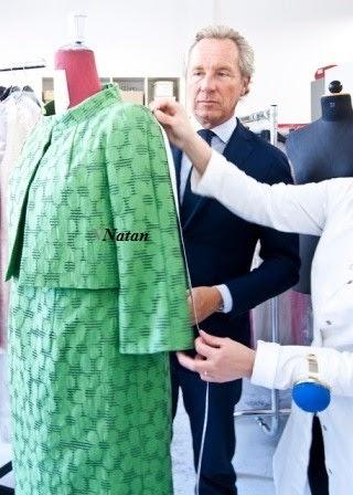 Paola, Matilde y Claire de Bélgica eligen a Natan para la Abdicación