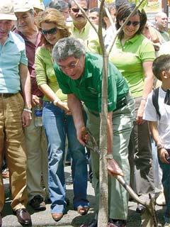 Demisión del ministro del ambiente