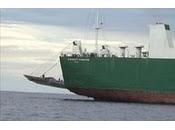 Ferry varado aguas protegidas Refugio Gandoca-Manzanillo