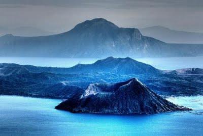 Erase una vez un lago con un volcán………