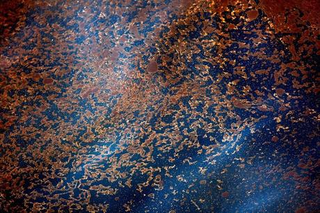 Benjamin Lowy – Petróleo sobre el agua