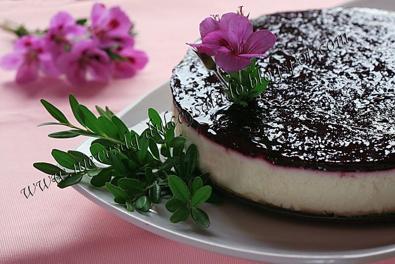 TARTA DE QUESO CON DULCE DE MORAS