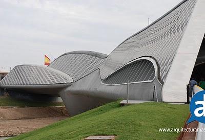 SC 132: Entre la Moda y la Audacia. El Puente y el Vestido del Puente