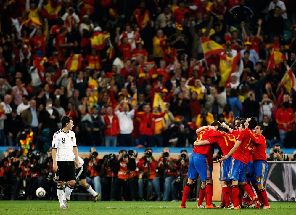 España y Alemania empatan al término del primer tiempo