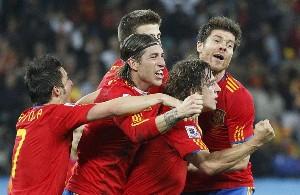 España 1 - Alemania 0. España se viste de España y Puyol remata por todos nosotros.