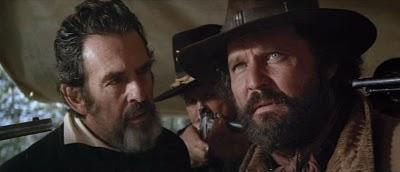 The Outlaw Josey Wales: El violento camino hacia la redención de un hombre que lo ha perdido todo.