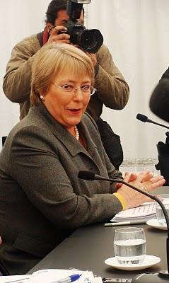 Michelle Bachelet entre “lo femenino, las miradas feministas y él género”