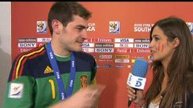 El beso de Iker Casillas a sara Carbonero después de la final del Mundial