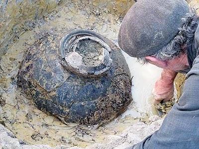 Cazatesoros halla 52,000 monedas romanas en Gran Bretaña