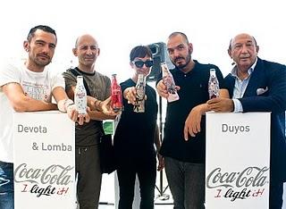 Los diseñadores nacionales le dan a la botella… ¡de Coca-Cola Light!