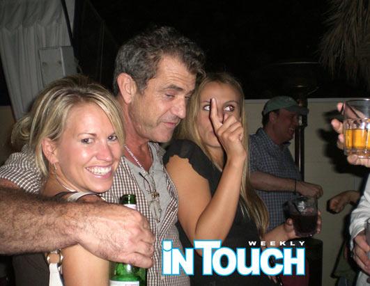 MEL GIBSON, MALTRATADOR Y CON  MAL GENIO