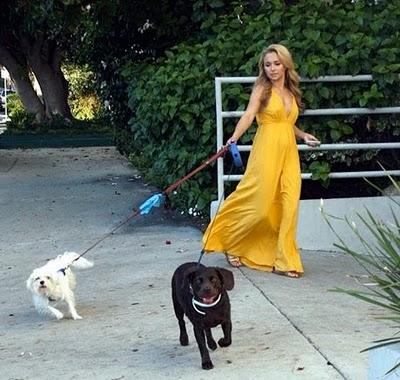 PONTE DE LARGO / WEAR A MIXI DRESS.