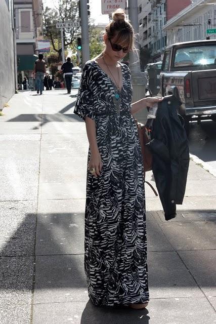 PONTE DE LARGO / WEAR A MIXI DRESS.