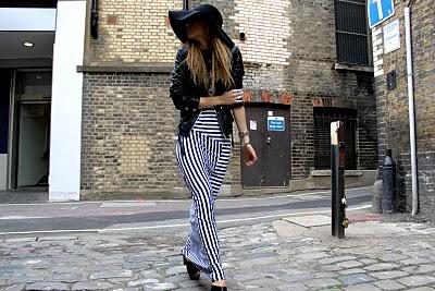 PONTE DE LARGO / WEAR A MIXI DRESS.