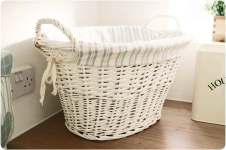 Quedamos en... la lavandería quedamos en lavandería decoración lavandería laundry room decoración habitaciones hobbies auxiliares lavandería nórdico decoración en blanco romántica campestre decoración diseño de interiores blog decoración nórdica accesorios decoración hogar lavandería accesorios deco cestas cajas perchas