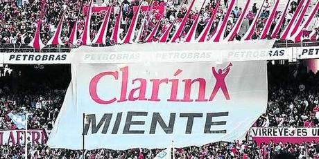 Clarin miente  600x300 La guerra de medios en América del Sur