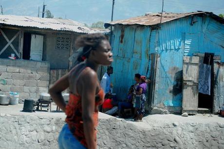 La participación de las mujeres haitianas en la vida nacional, especialmente en la política, es esencial para fortalecer la democracia y el imperio de la ley. Crédito: Valeria Vilardo/IPS.