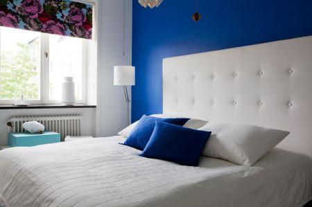 salón con baldas decoración reforma barata cocina blanca oficinas en casa despachos estilo nórdico muebles ikea inspiración decoración y reformas pisos nórdicos Decoración urbana funcional decoración moderna piso segunda mano decoración en blanco y azúl blog decoración interiores nórdicos 