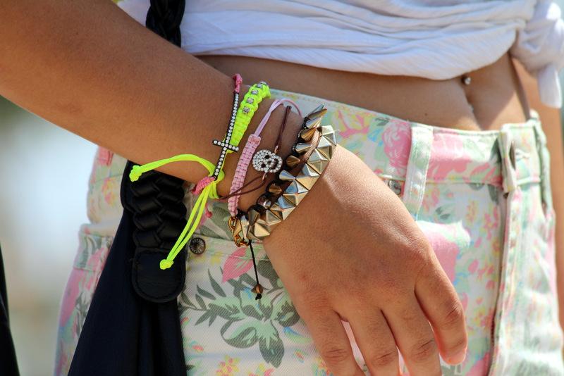 Camiseta básica anudada