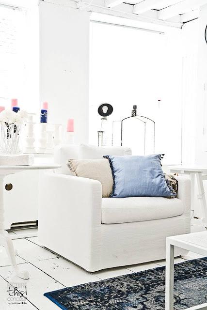 Como dar un color sutil a un salon Black & White