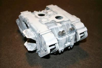 Base de Gris Claro en el Land Raider Prometheus