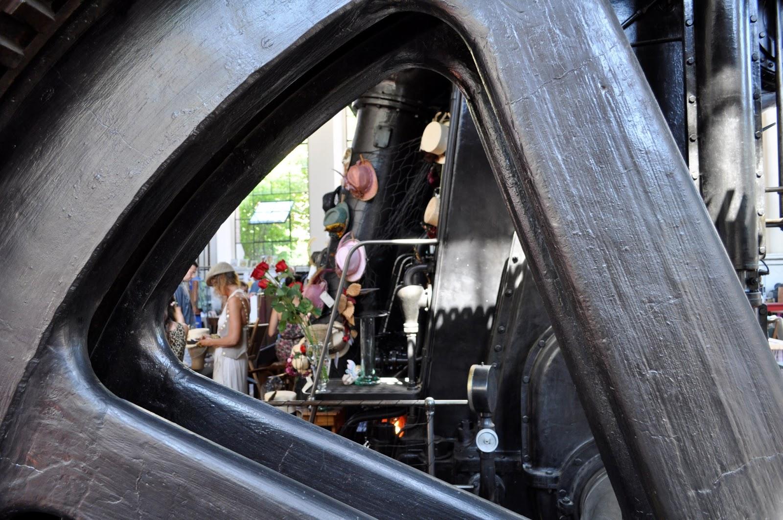 MERCADO DE MOTORES EN MADRID: ARTESANO, VINTAGE Y MUCHO MAS
