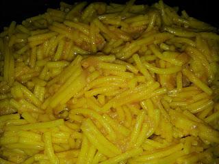 Fideos guisados con atún