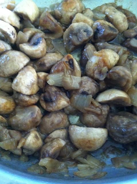 CHAMPIÑONES CON CEBOLLA CARAMELIZADA