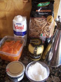 MACARRONES CON SALMON MACARRONES CON SALMON