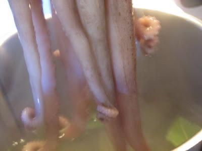 Buñuelos de pulpo (y cómo cocer pulpo en Thermomix)