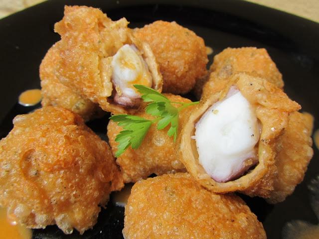 Buñuelos de pulpo (y cómo cocer pulpo en Thermomix)