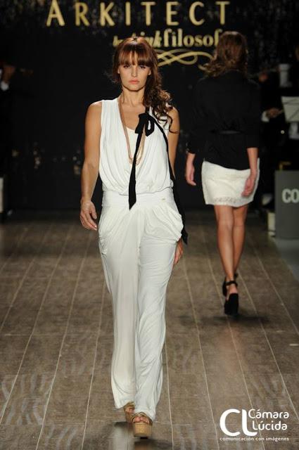 Pink Filosofy Look Blanco Acentos Negro