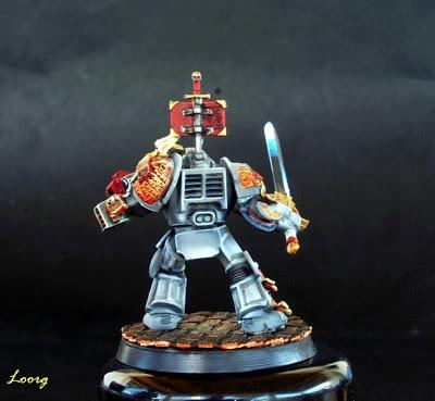 Vista trasera del Paladín Exterminador de los Caballeros Grises