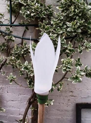 antorcha-de-jardin-con-una-botella-de-plástico