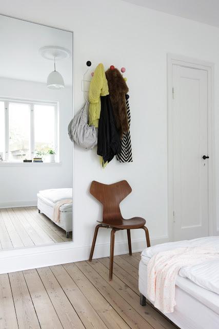 Simpleza en Blanco y una decoracion con mucha mezcla