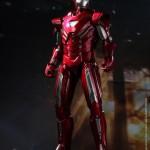 Figura de la Mark XXIII de Iron Man 3 de Hot Toys