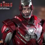 Figura de la Mark XXIII de Iron Man 3 de Hot Toys