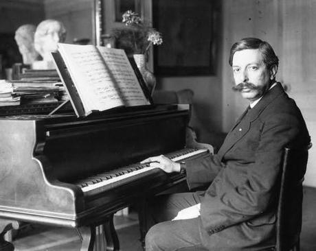 Imagen de 1914 del compositor y pianista español Enrique Granados