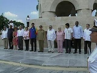 Raúl y mandatarios latinoamericanos y caribeños rinden tributo a Martí en Santiago de Cuba [+ fotos]