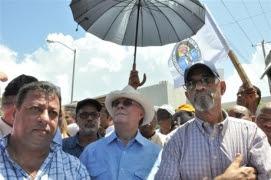 PPH marchó al TSE; cientos acompañaron a HM.