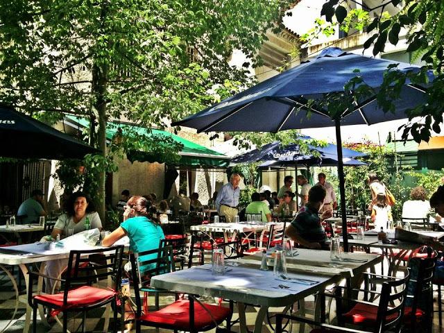 Si pasás por Buenos Aires , No te pierdas el Museo Evita Restaurant, un resto para no perderse y volver