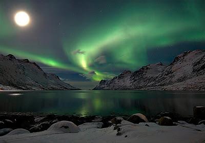 TRES FENÓMENOS NATURALES NOCTURNOS DE LA TIERRA